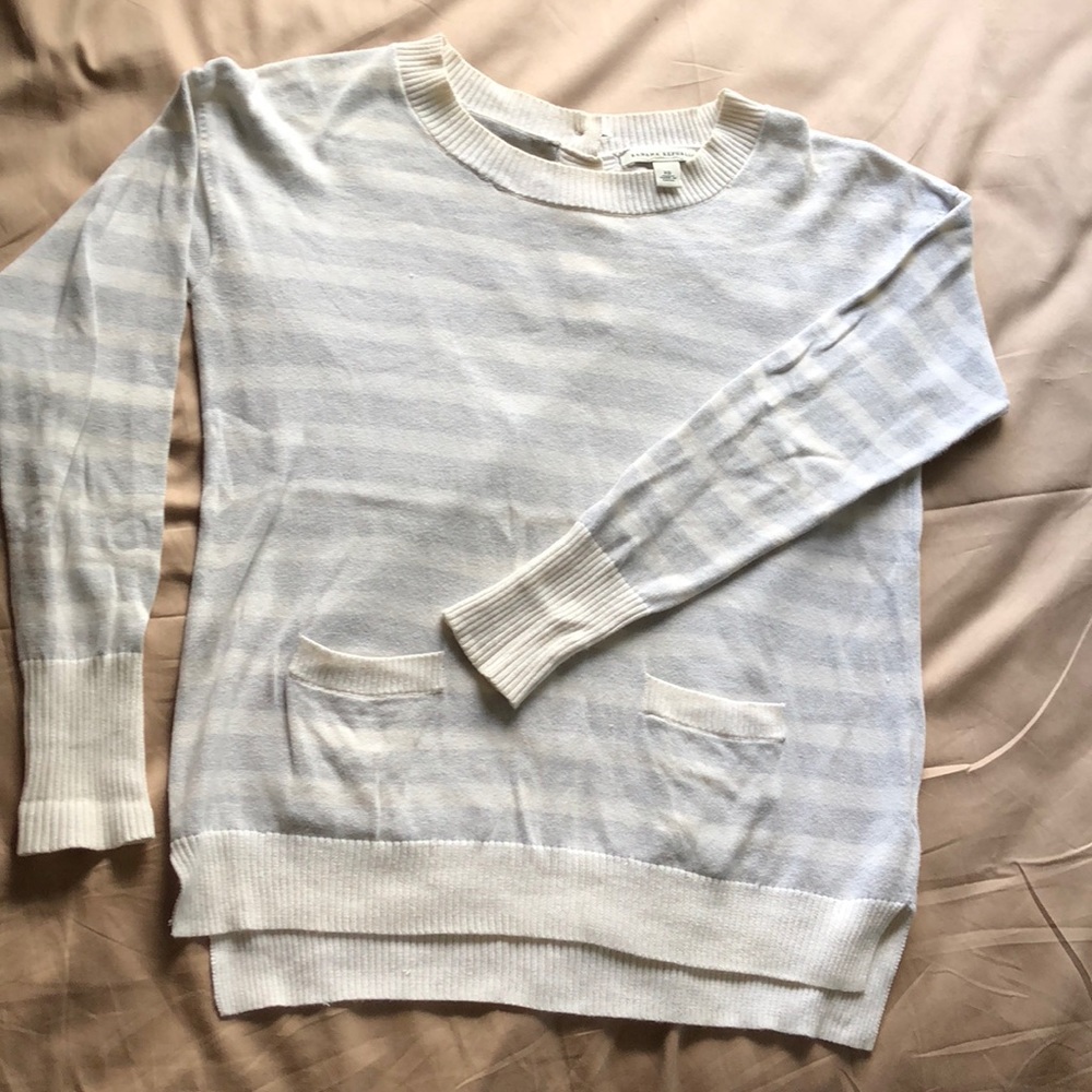 ❄️Banana Republic grey / cream striped sweater